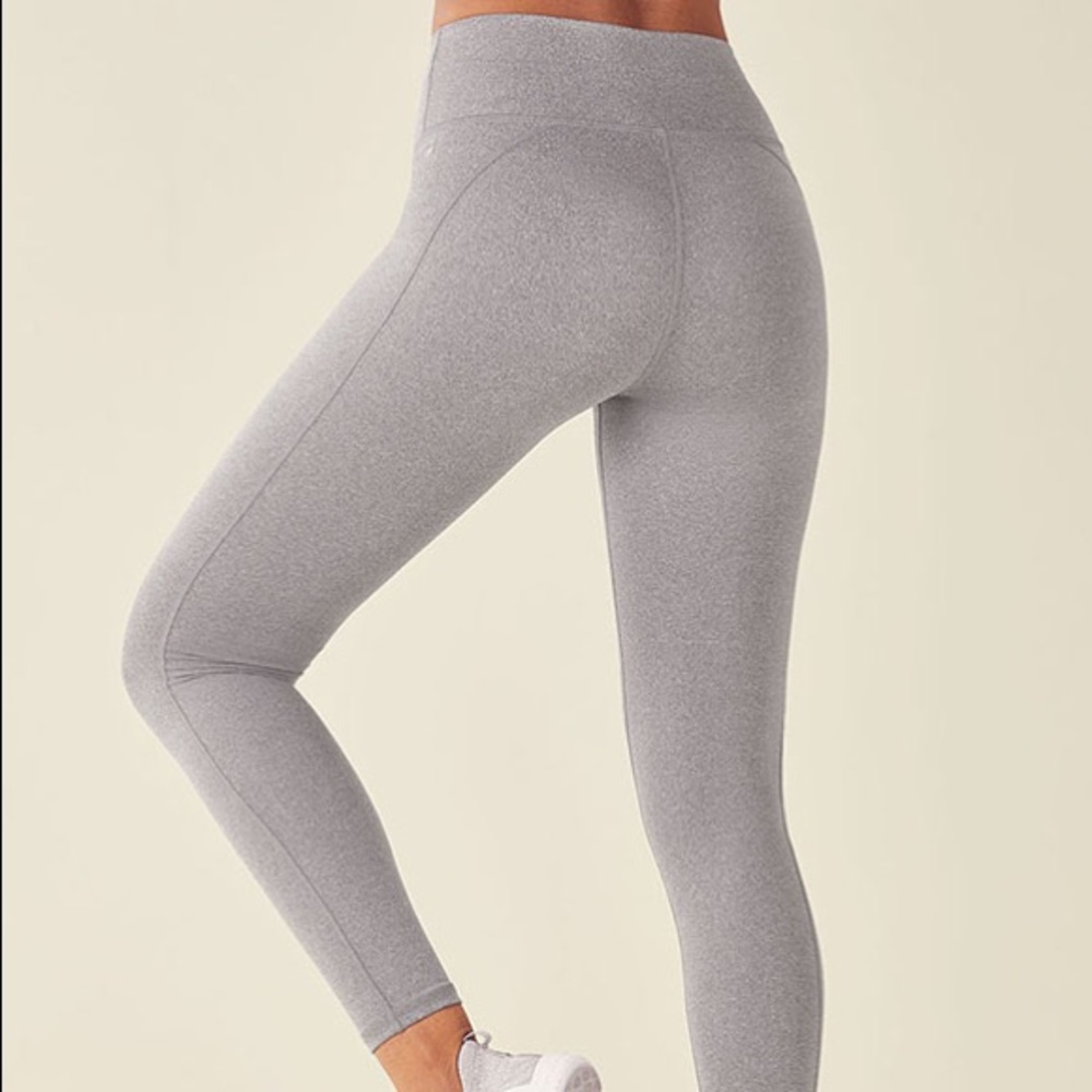 Fabletics Heather Grey 7/8 Capris